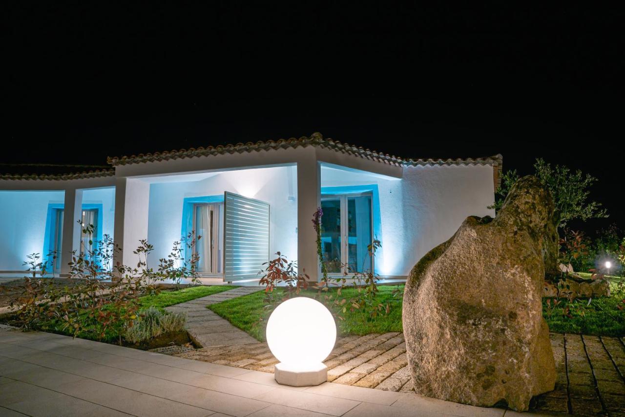 Aqua Sardinia Boutique Hotel Budoni Exterior photo